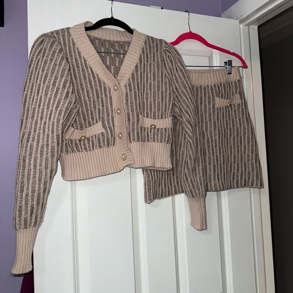 KNIT SET SWEATER AND SKIRT
